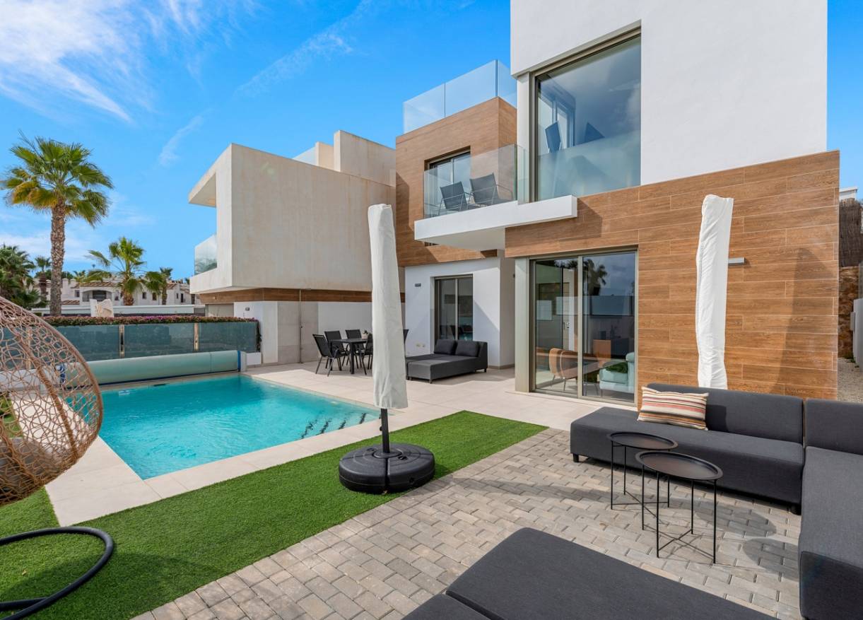 Bestaand - Villa - Orihuela Costa - Villamartin