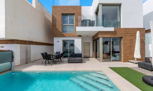 Bestaand - Villa - Orihuela Costa - Villamartin