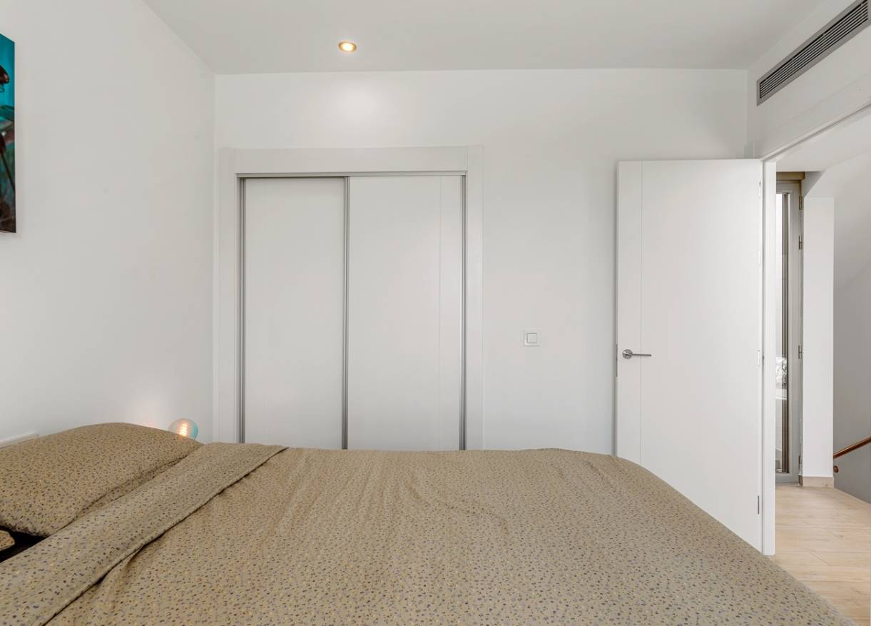 Bestaand - Villa - Orihuela Costa - Villamartin