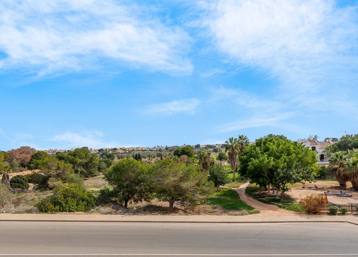 Bestaand - Villa - Orihuela Costa - Villamartin