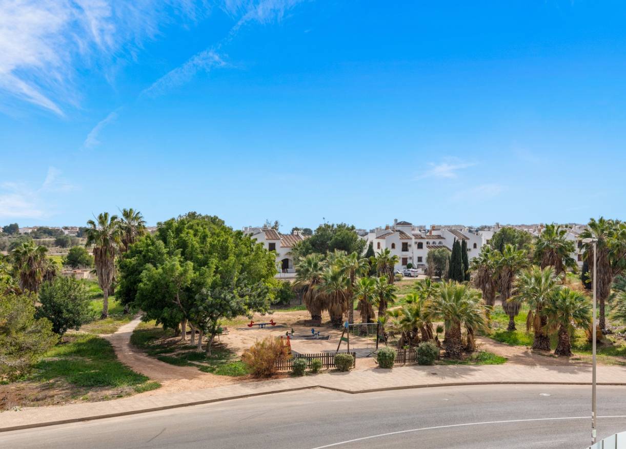 Bestaand - Villa - Orihuela Costa - Villamartin