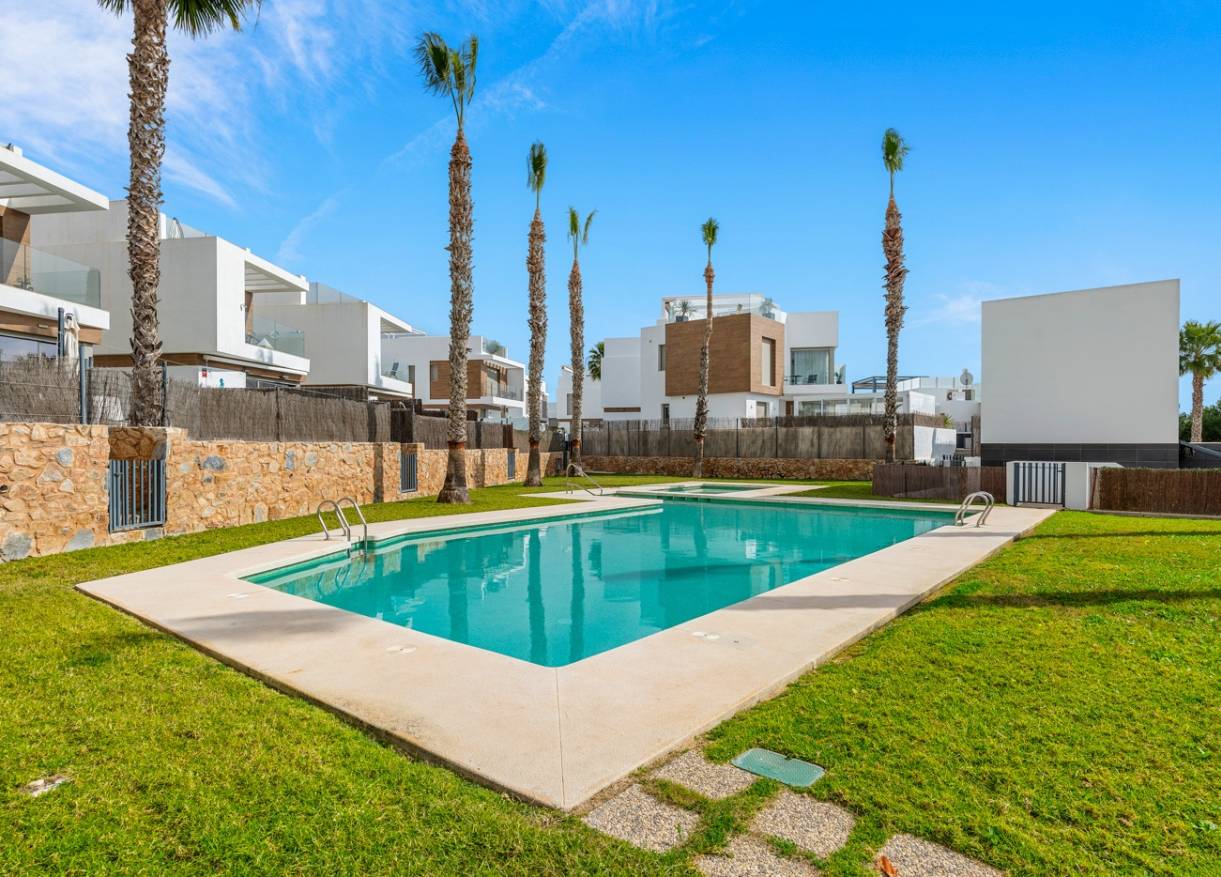 Bestaand - Villa - Orihuela Costa - Villamartin