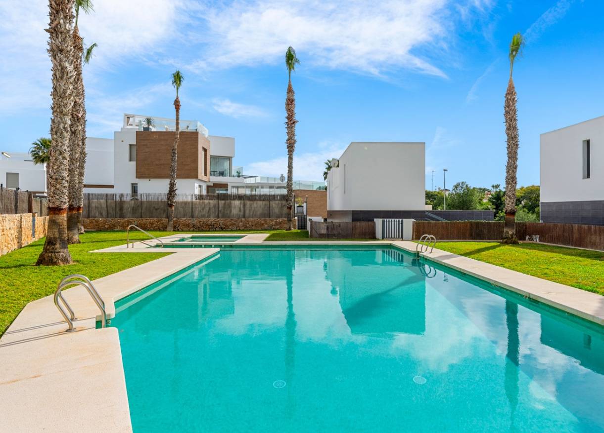 Bestaand - Villa - Orihuela Costa - Villamartin