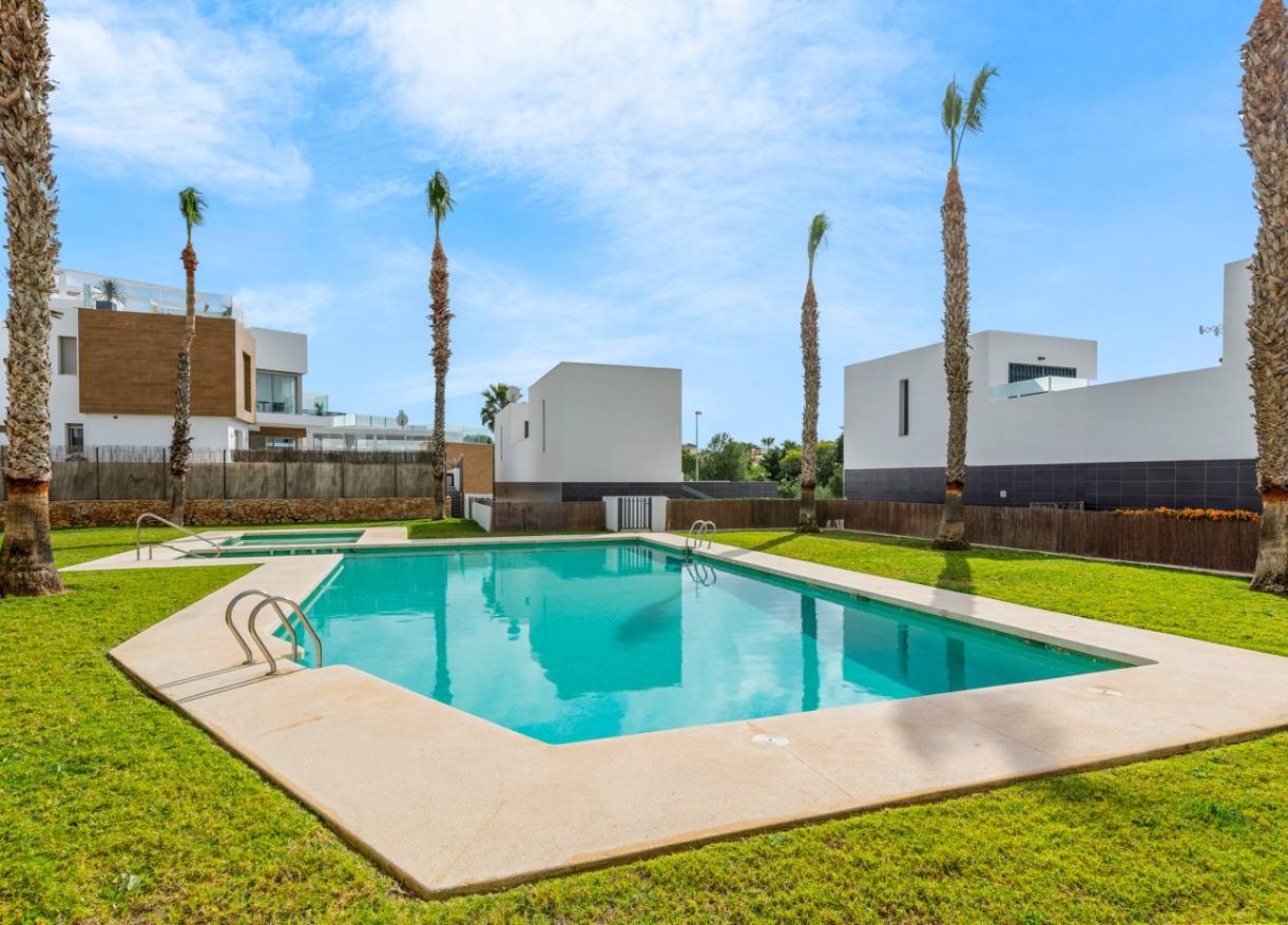 Bestaand - Villa - Orihuela Costa - Villamartin