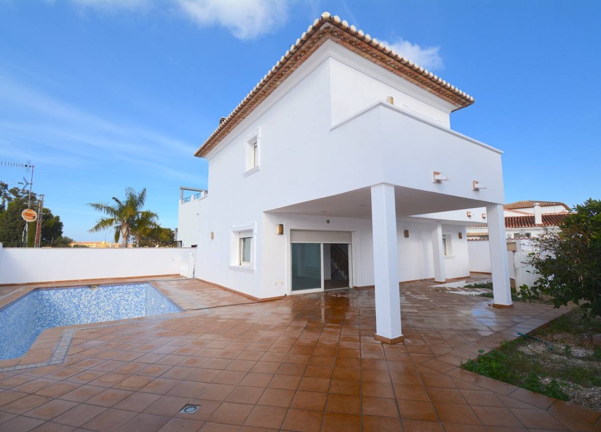 Bestaand - Villa - Denia
