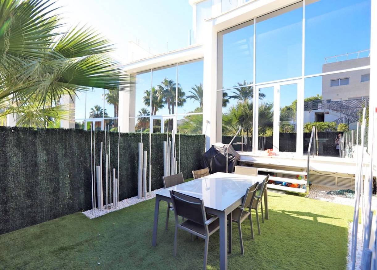 Bestaand - Townhouse / Semi-detached - Denia