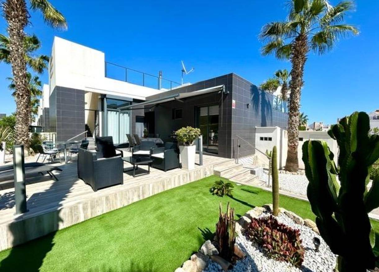 Bestaand - Townhouse / Semi-detached - Orihuela Costa - Villamartín-Las Filipinas