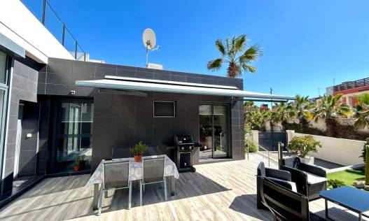 Bestaand - Townhouse / Semi-detached - Orihuela Costa - Villamartín-Las Filipinas