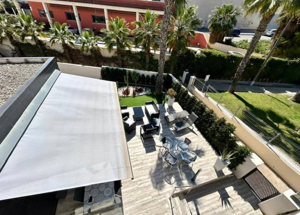 Bestaand - Townhouse / Semi-detached - Orihuela Costa - Villamartín-Las Filipinas