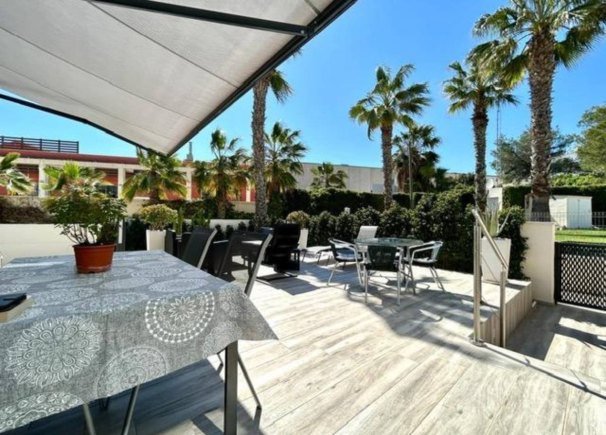 Bestaand - Townhouse / Semi-detached - Orihuela Costa - Villamartín-Las Filipinas