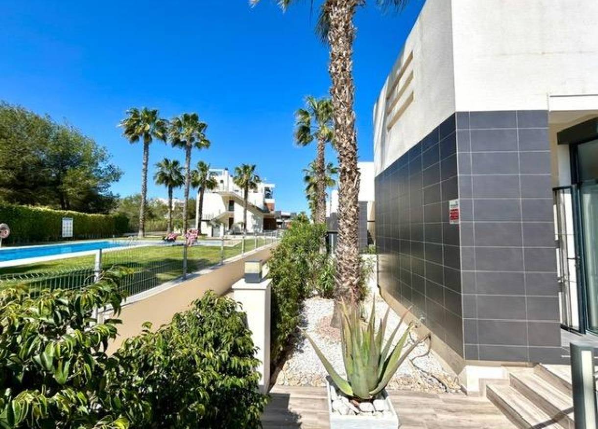 Bestaand - Townhouse / Semi-detached - Orihuela Costa - Villamartín-Las Filipinas