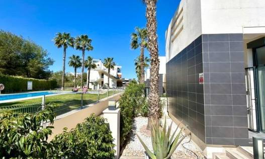 Bestaand - Townhouse / Semi-detached - Orihuela Costa - Villamartín-Las Filipinas