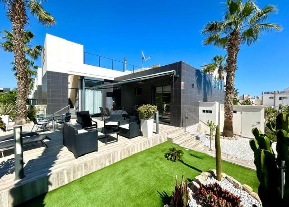 Bestaand - Townhouse / Semi-detached - Orihuela Costa - Villamartín-Las Filipinas