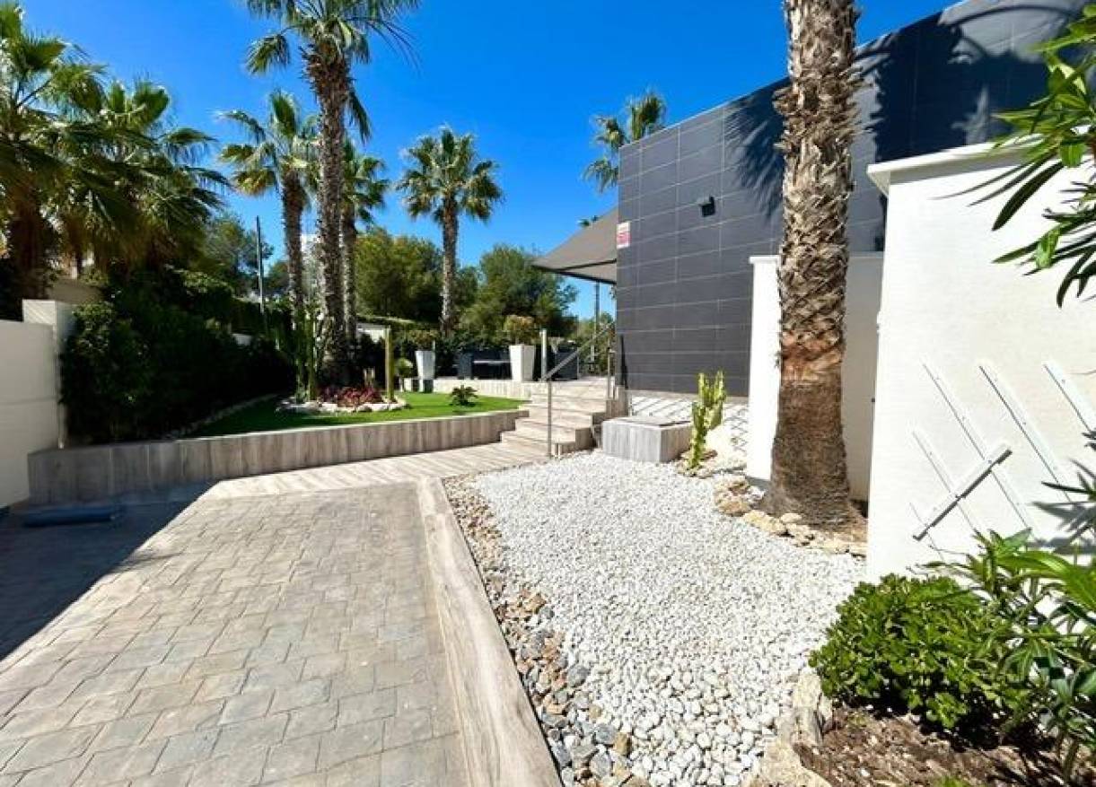 Bestaand - Townhouse / Semi-detached - Orihuela Costa - Villamartín-Las Filipinas