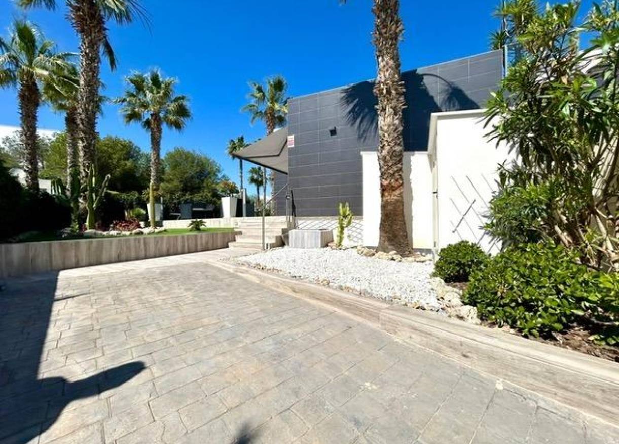Bestaand - Townhouse / Semi-detached - Orihuela Costa - Villamartín-Las Filipinas