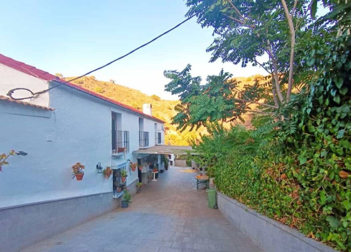 Bestaand - Villa - Almogía