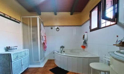 Bestaand - Villa - Almogía
