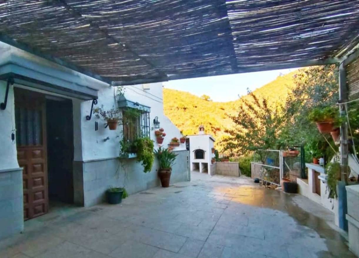 Bestaand - Villa - Almogía