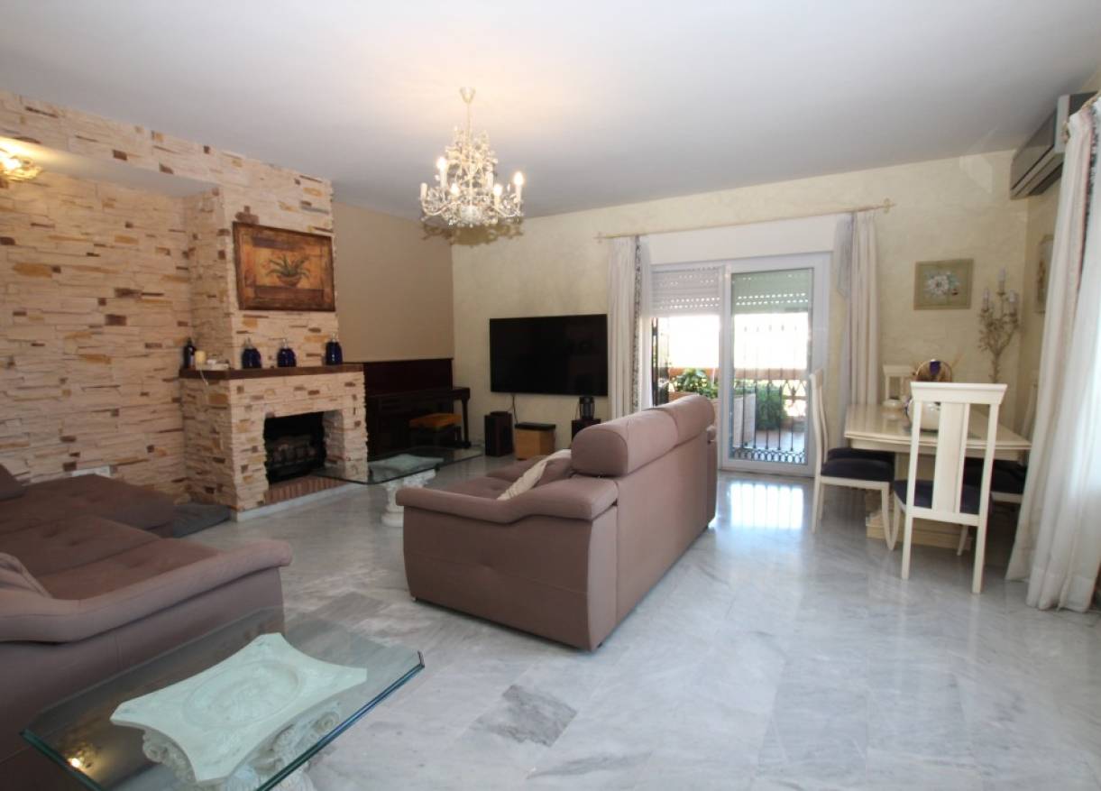 Bestaand - Townhouse / Semi-detached - Marbella - Marbella East