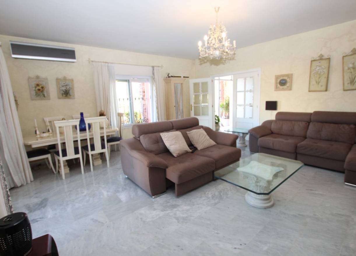 Bestaand - Townhouse / Semi-detached - Marbella - Marbella East