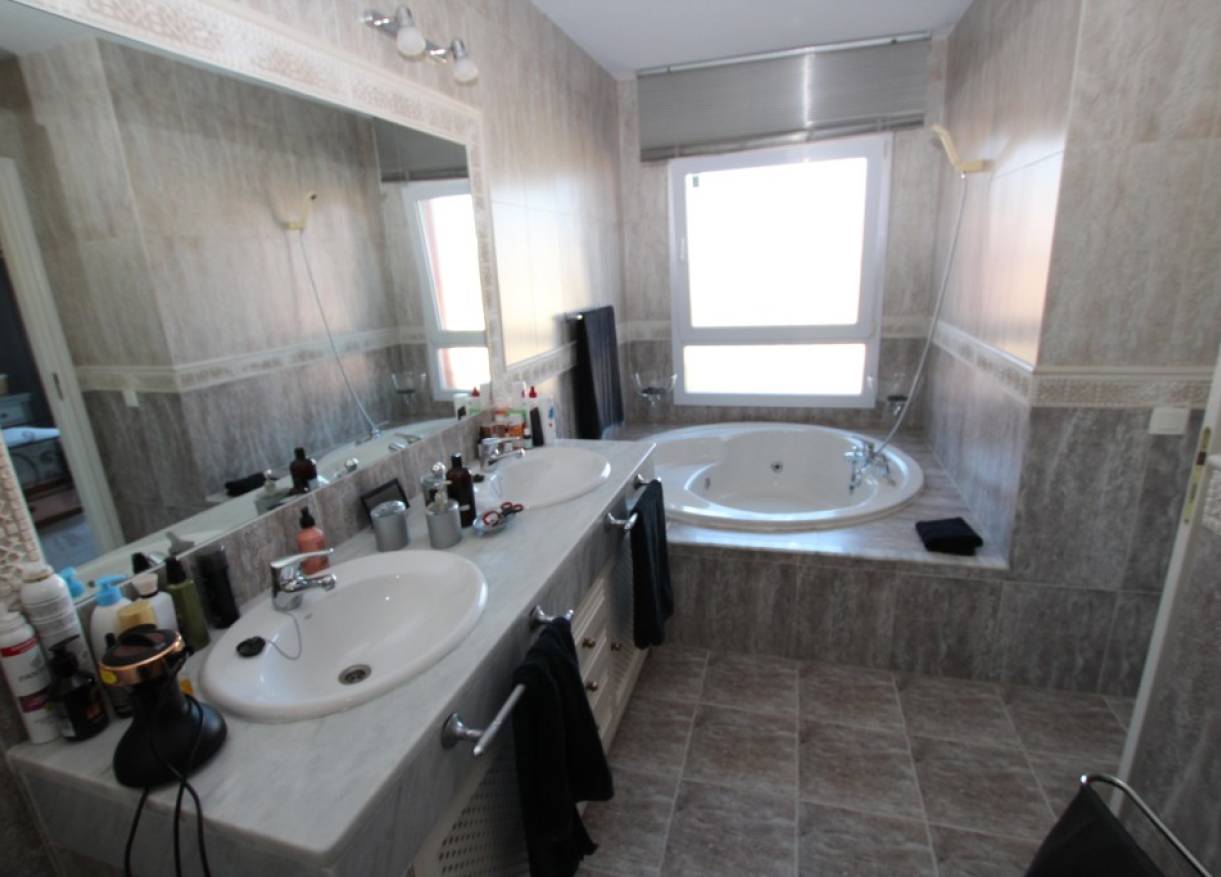 Bestaand - Townhouse / Semi-detached - Marbella - Marbella East