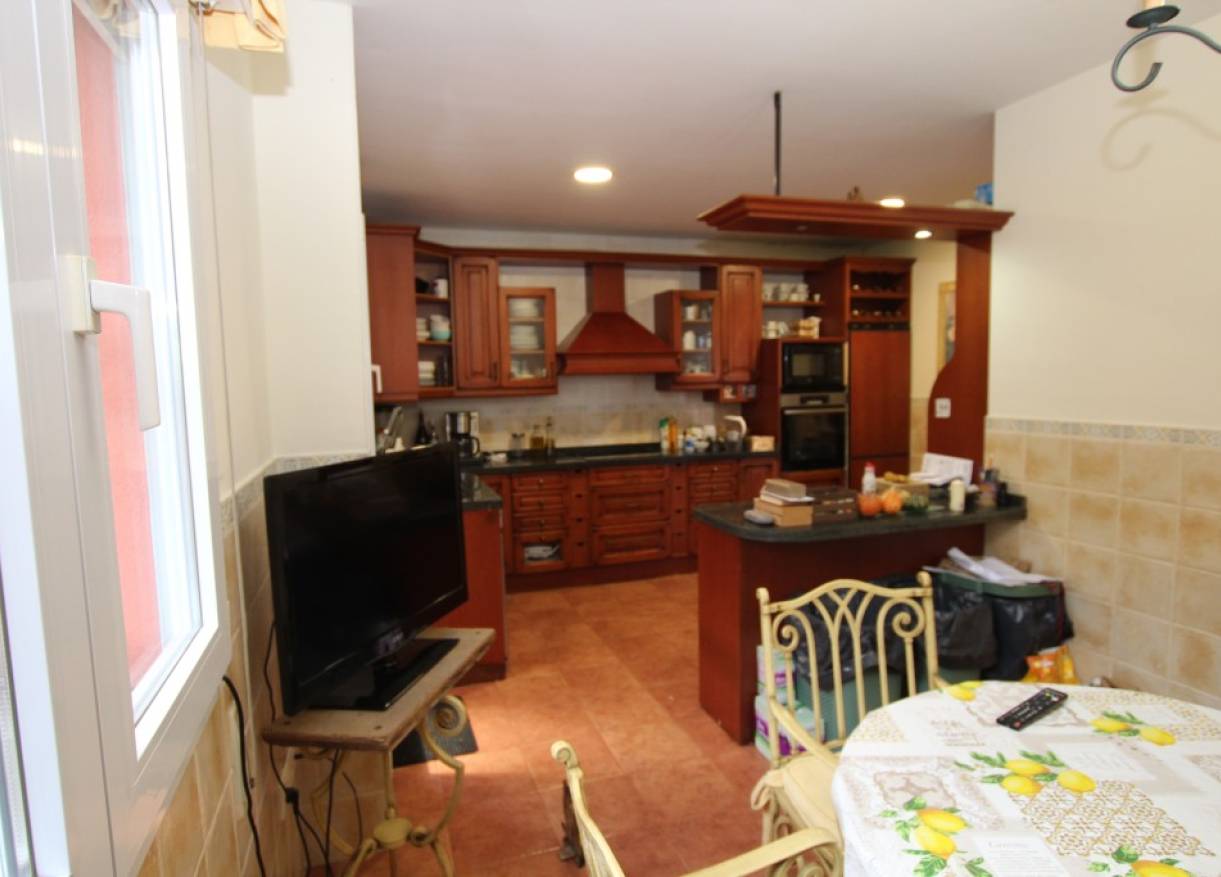 Bestaand - Townhouse / Semi-detached - Marbella - Marbella East