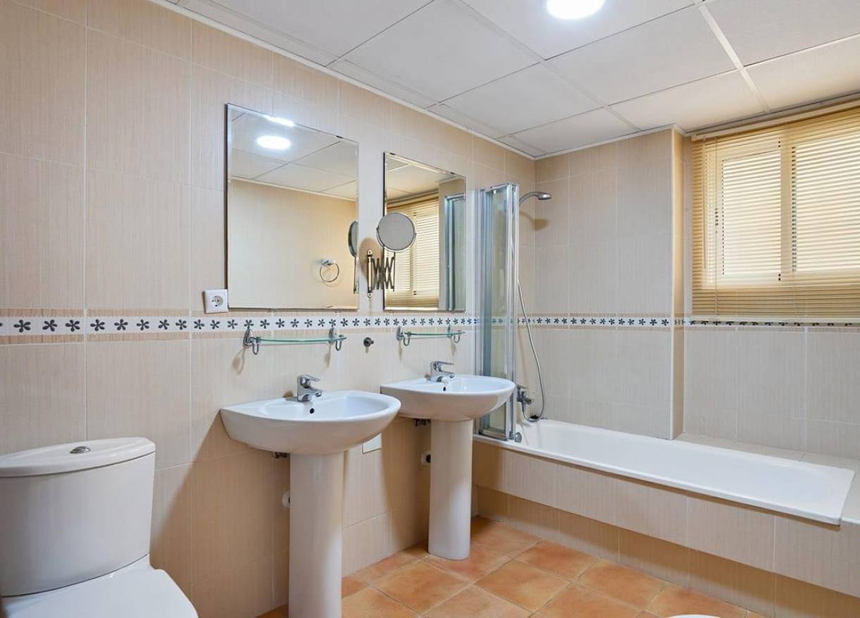 Bestaand - Townhouse / Semi-detached - Orihuela Costa - Campoamor