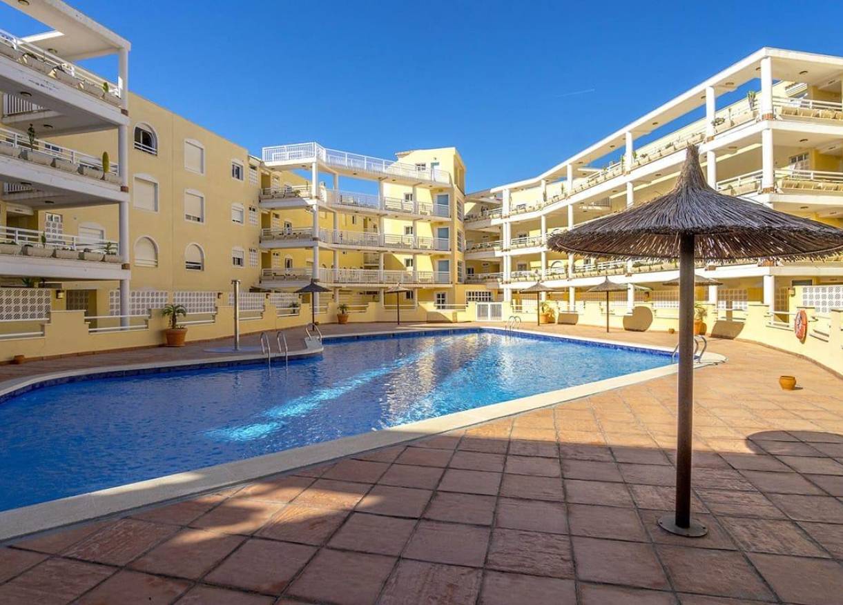 Bestaand - Townhouse / Semi-detached - Orihuela Costa - Campoamor