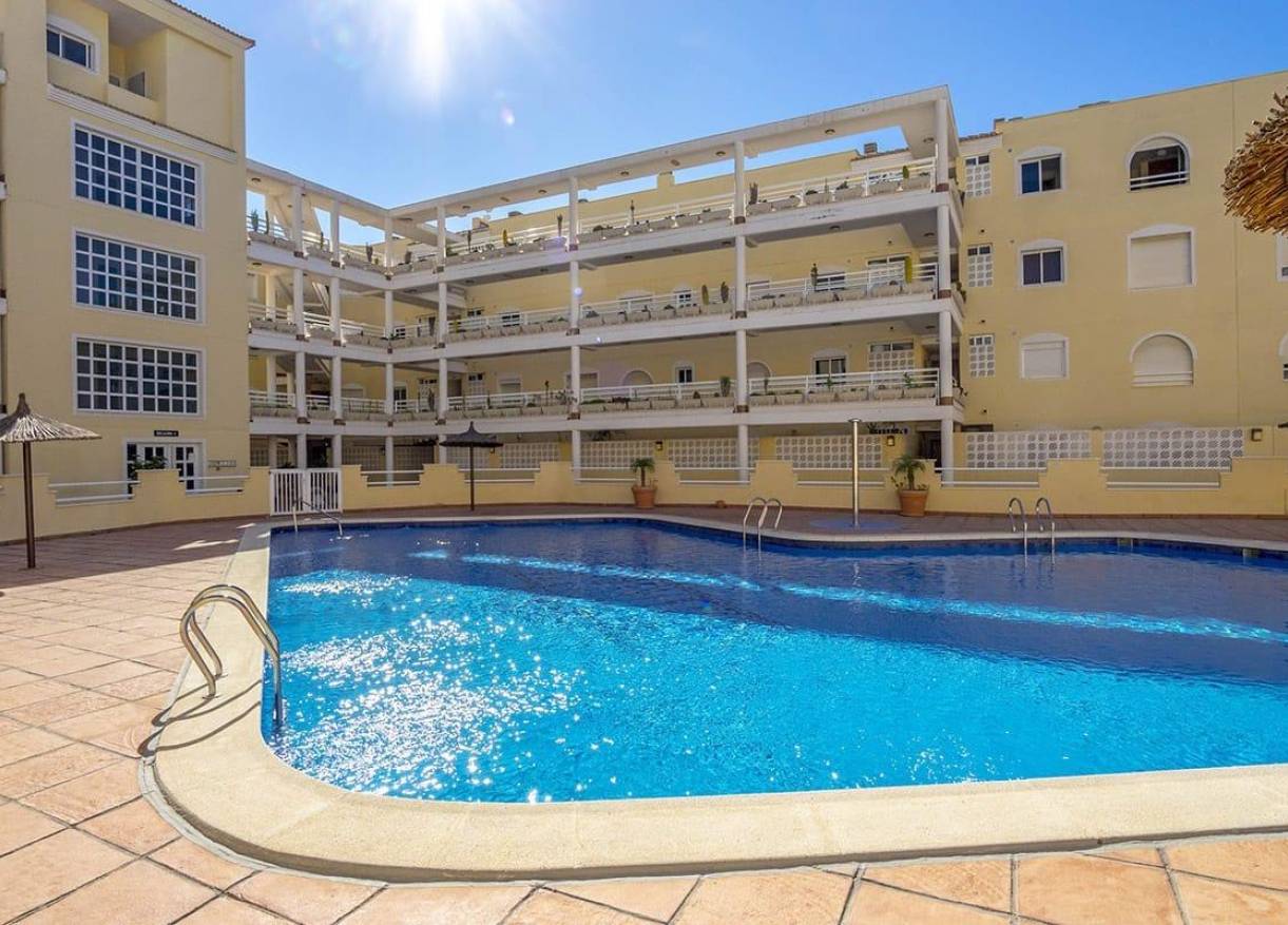 Bestaand - Townhouse / Semi-detached - Orihuela Costa - Campoamor