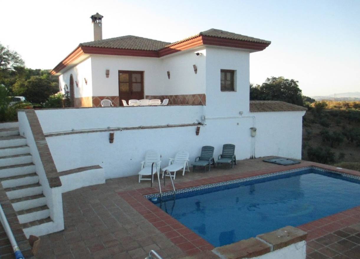 Bestaand - Villa - Guaro