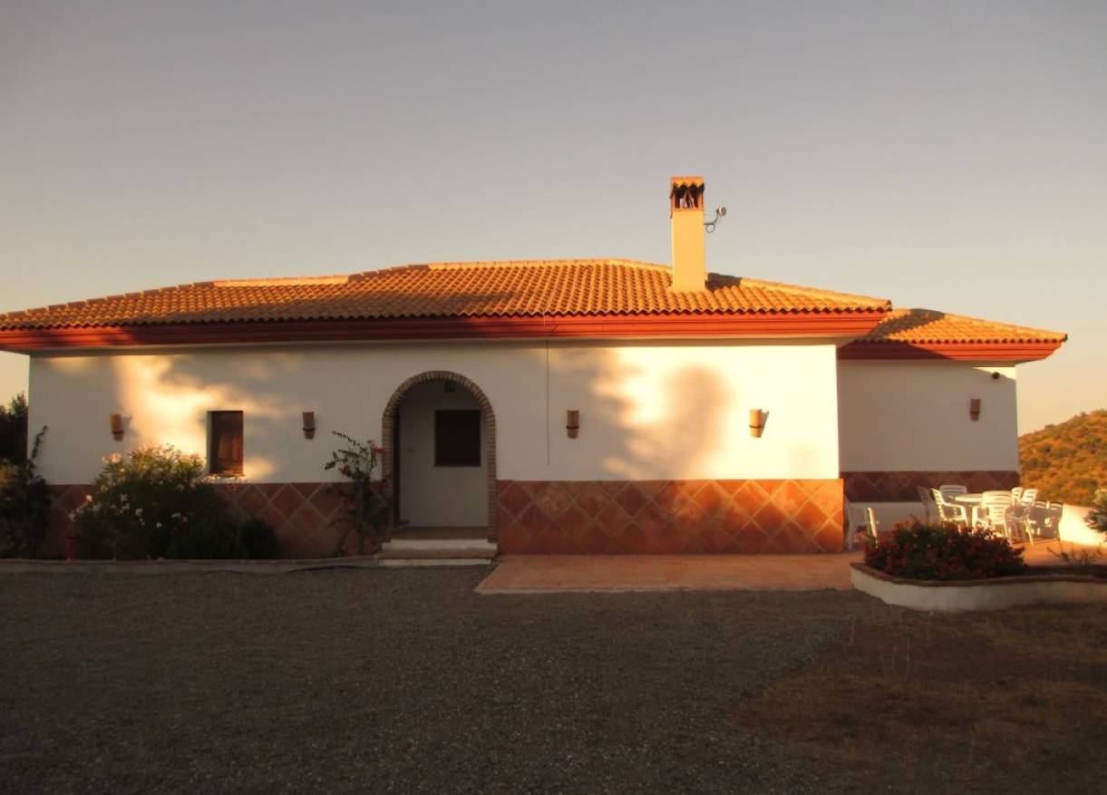 Bestaand - Villa - Guaro
