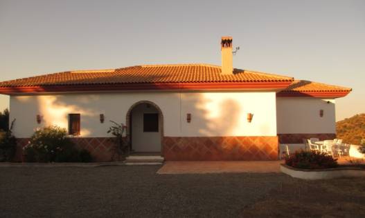Bestaand - Villa - Guaro