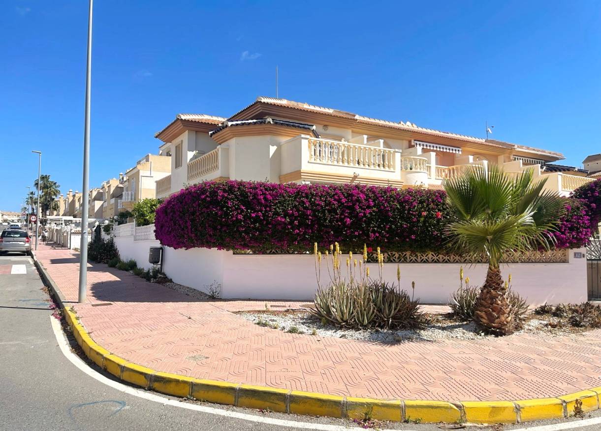 Bestaand - Townhouse / Semi-detached - Ciudad Quesada - Doña Pepa