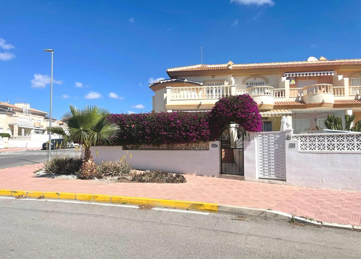 Bestaand - Townhouse / Semi-detached - Ciudad Quesada - Doña Pepa