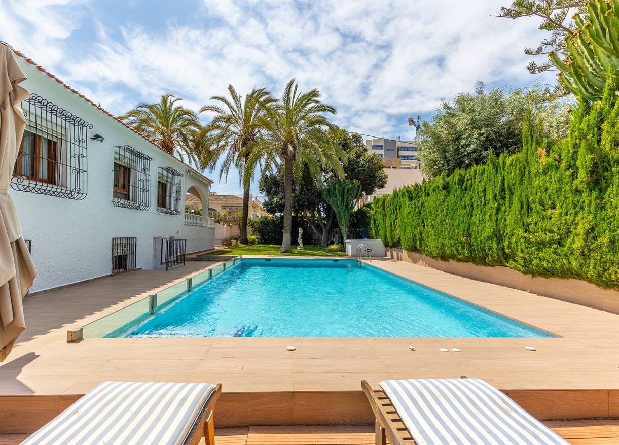 Bestaand - Villa - Torrevieja - Rocio del Mar