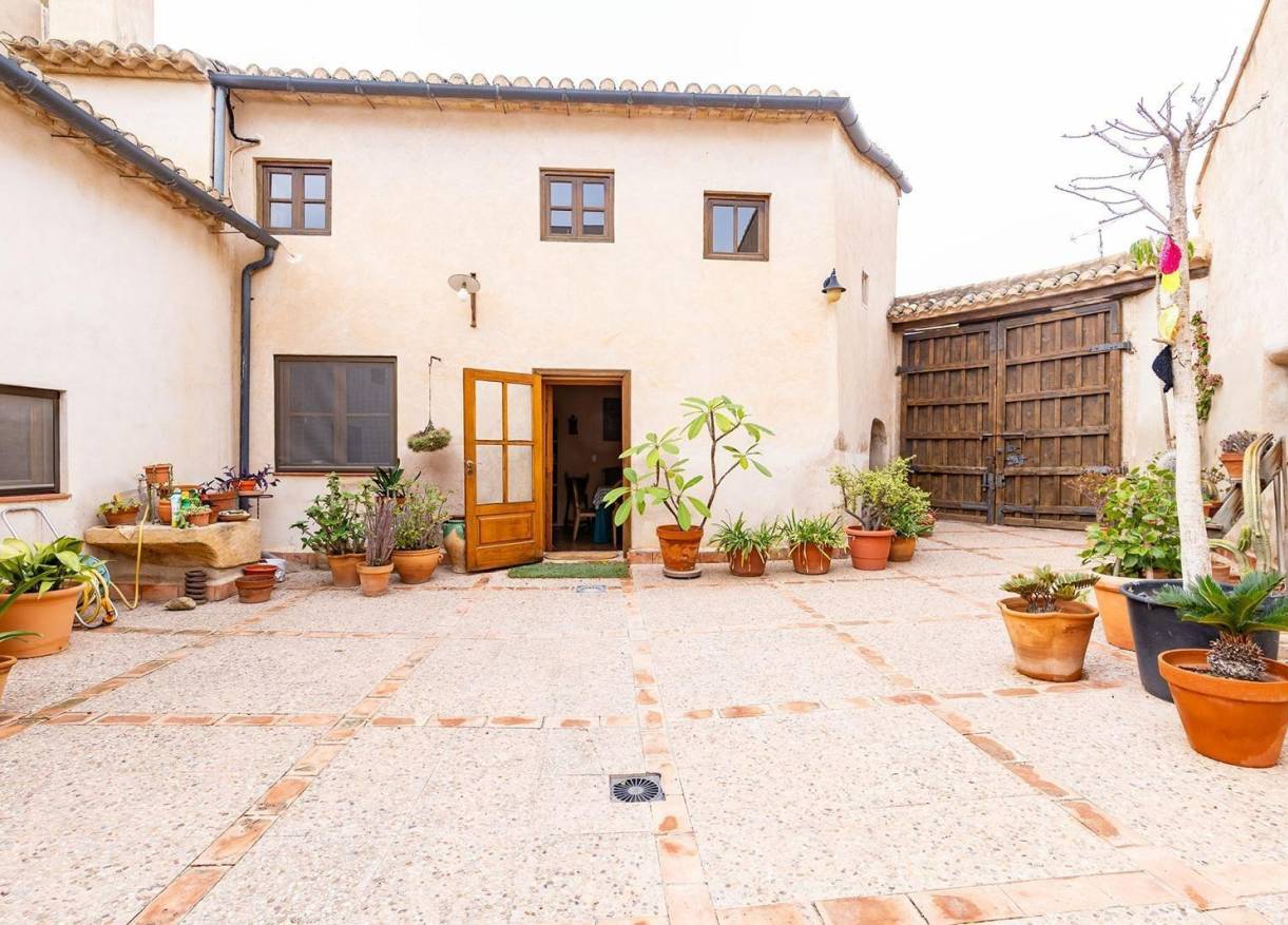 Bestaand - Townhouse / Semi-detached - Los Martinez Del Puerto - Los Martínez del Puerto