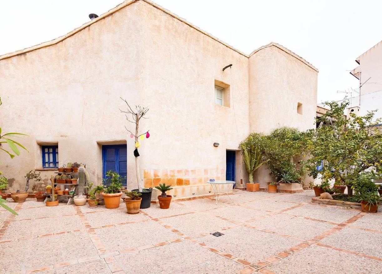 Bestaand - Townhouse / Semi-detached - Los Martinez Del Puerto - Los Martínez del Puerto
