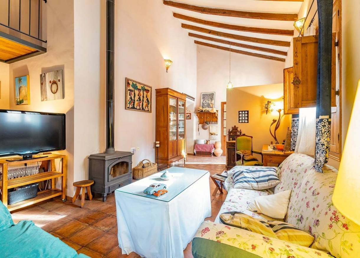 Bestaand - Townhouse / Semi-detached - Los Martinez Del Puerto - Los Martínez del Puerto