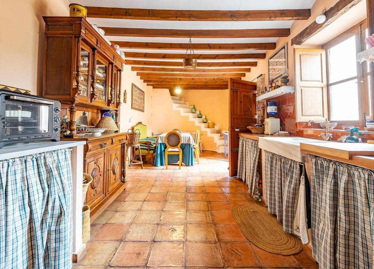 Bestaand - Townhouse / Semi-detached - Los Martinez Del Puerto - Los Martínez del Puerto