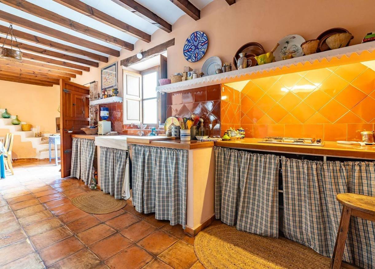 Bestaand - Townhouse / Semi-detached - Los Martinez Del Puerto - Los Martínez del Puerto