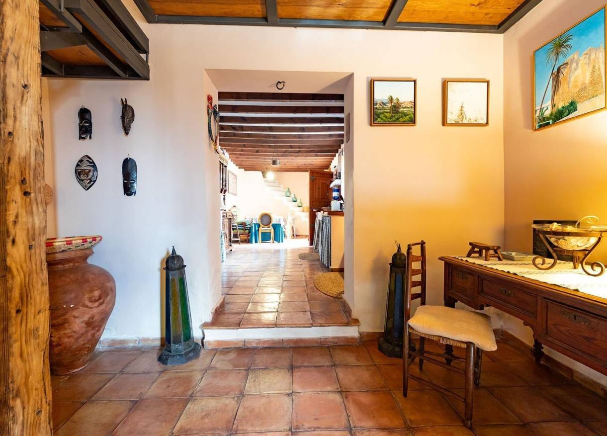 Bestaand - Townhouse / Semi-detached - Los Martinez Del Puerto - Los Martínez del Puerto