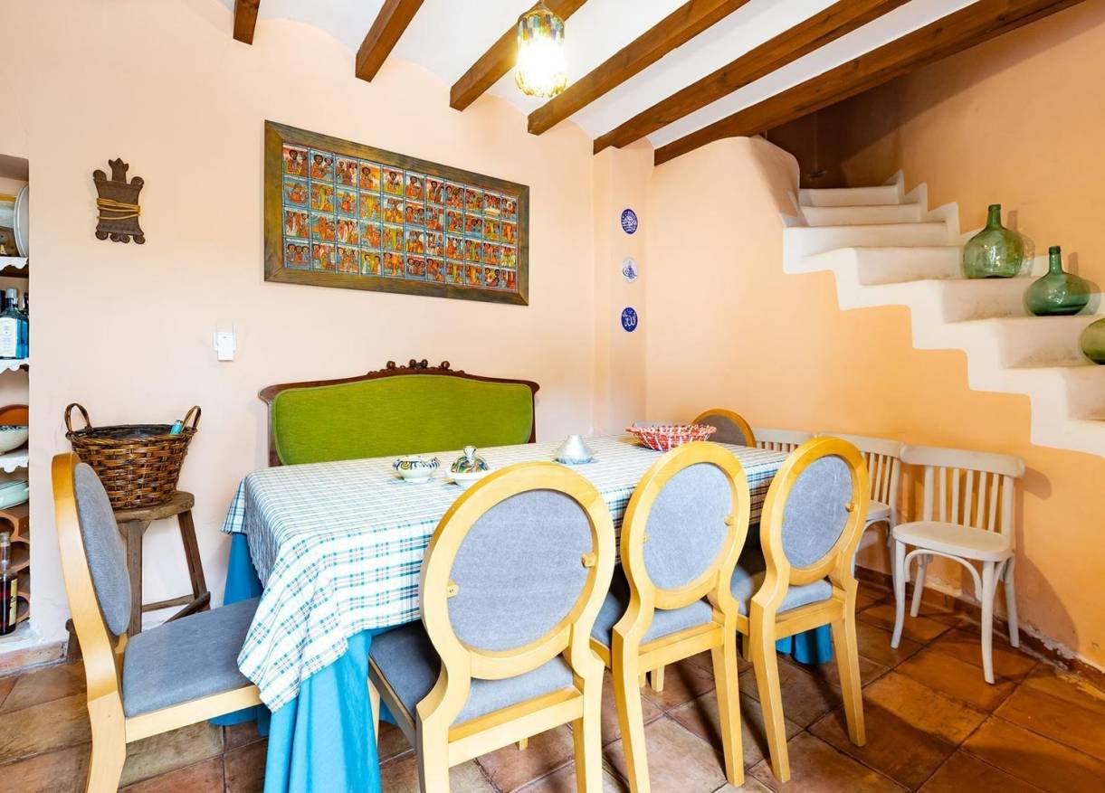 Bestaand - Townhouse / Semi-detached - Los Martinez Del Puerto - Los Martínez del Puerto