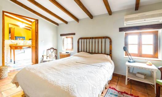 Bestaand - Townhouse / Semi-detached - Los Martinez Del Puerto - Los Martínez del Puerto