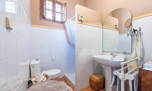 Bestaand - Townhouse / Semi-detached - Los Martinez Del Puerto - Los Martínez del Puerto