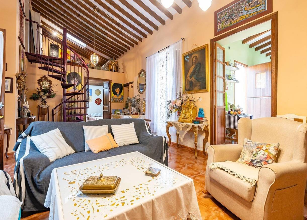 Bestaand - Townhouse / Semi-detached - Los Martinez Del Puerto - Los Martínez del Puerto
