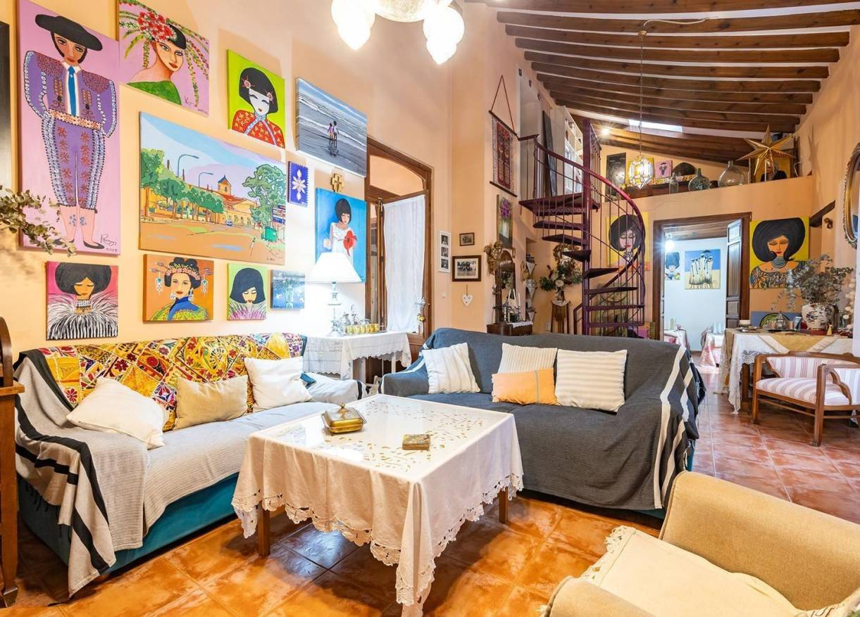 Bestaand - Townhouse / Semi-detached - Los Martinez Del Puerto - Los Martínez del Puerto