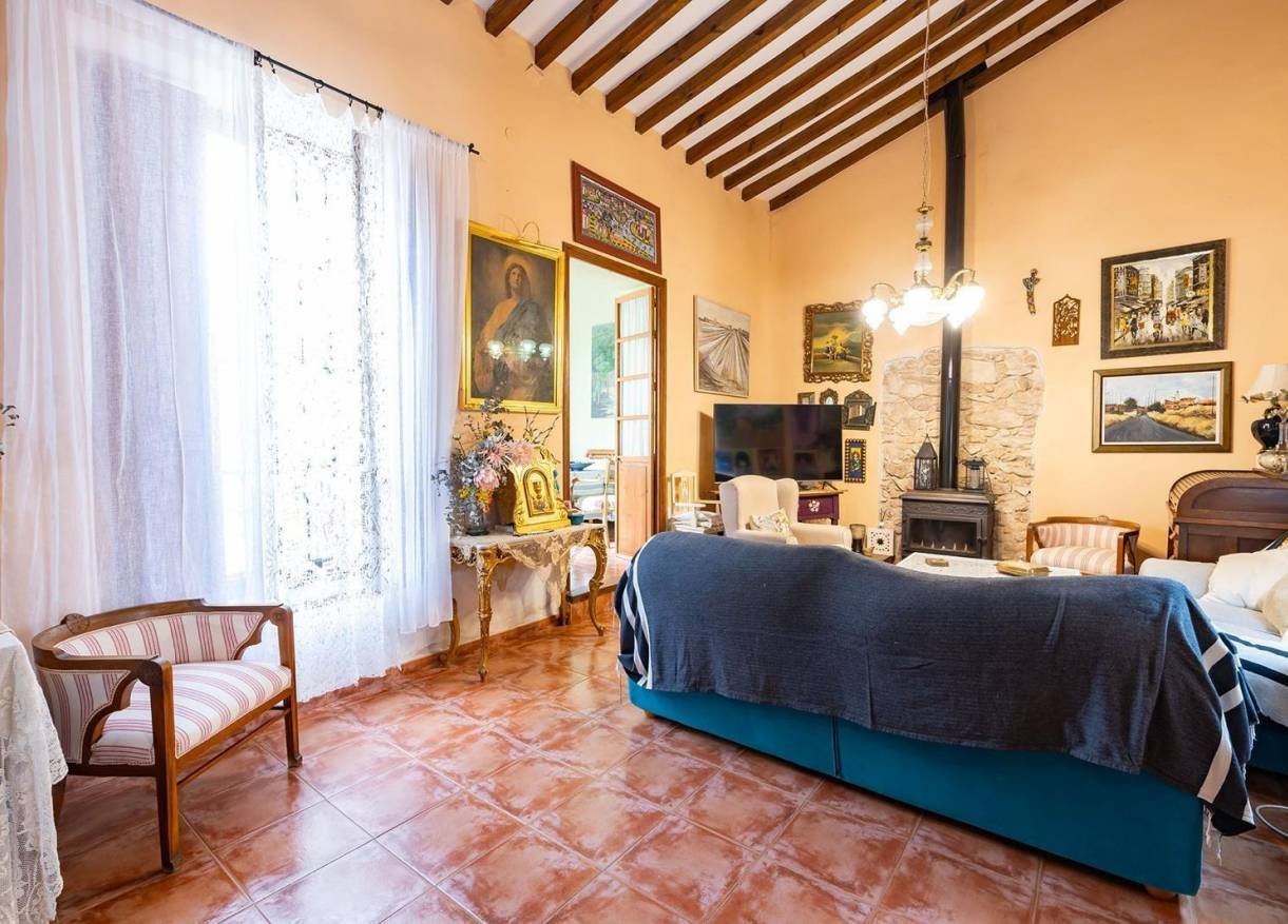 Bestaand - Townhouse / Semi-detached - Los Martinez Del Puerto - Los Martínez del Puerto