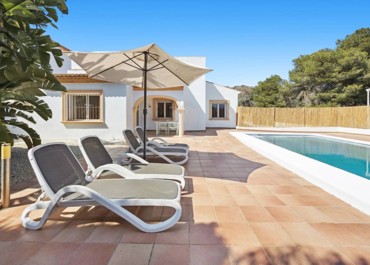 Bestaand - Villa - Jávea