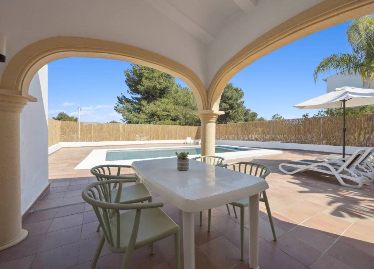 Bestaand - Villa - Jávea
