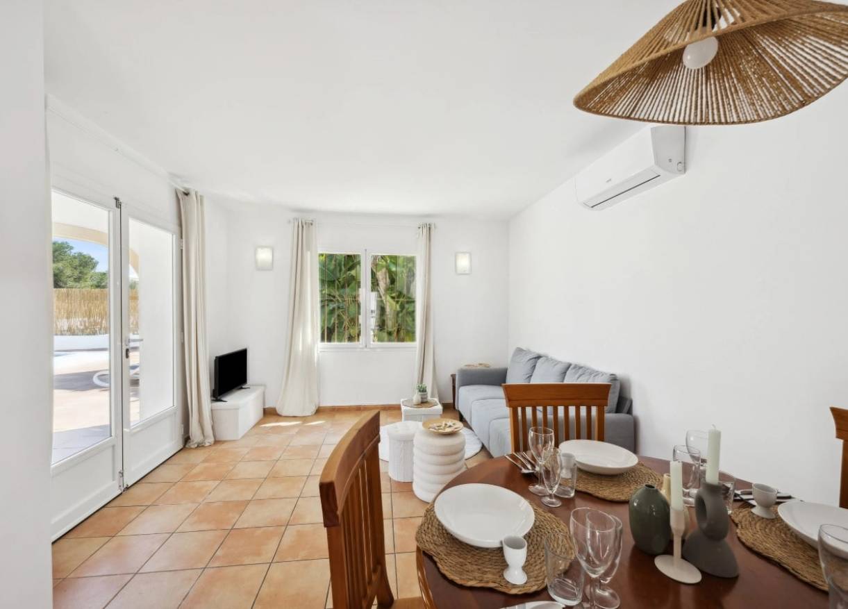 Bestaand - Villa - Jávea